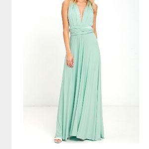 Soft sage(light green) lulu’s dress to be worn SO MANY WAYS! Excellent condition